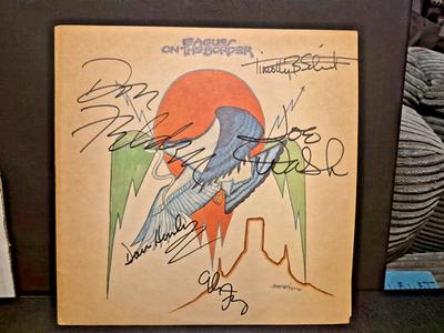 Gripsweat - EAGLES BAND signed ALBUM- EAGLES on the BORDER 5 sigs ekim
